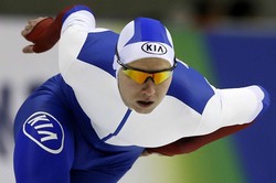 Конькобежец Павел Кулижников завоевал золото на дистанции 500 м на этапе КМ в Польше