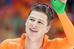 Голландский конькобежец Крамер выиграл дистанцию 10000 м на ЧМ в Канныне, Семериков — десятый