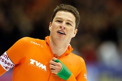 Голландский конькобежец Крамер выиграл в девятый раз чемпионат мира в классическом многоборье