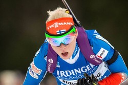 Финка Лаукканен — победительница гонки преследования на этапе КМ в Холменколлене, Виролайнен — 23-я