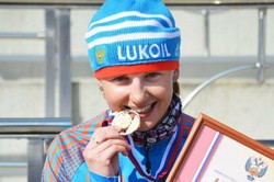 Лыжница Анна Нечаевская — победительница гонки на 10 км на чемпионате России в Ханты-Мансийске