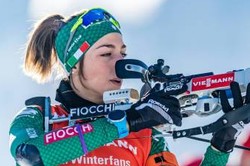 Итальянская биатлонистка Лиза Виттоцци из-за простуды не выступит в женской эстафете в Эстерсунде