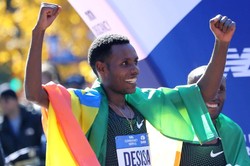 Эфиопский бегун Десиса — победитель марафона на чемпионате мира в Дохе