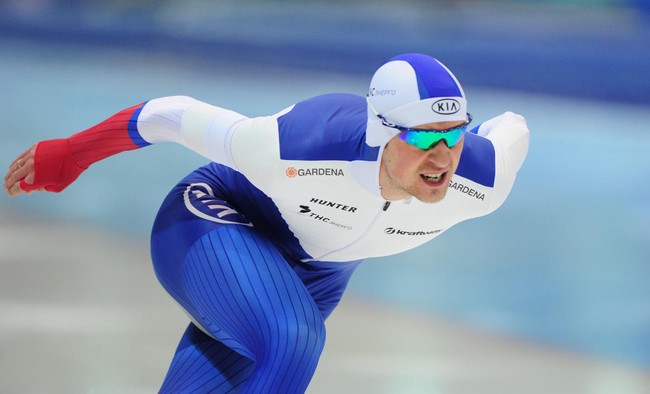 Российский конькобежец Денис Юсков выиграл дистанцию 1500 м на этапе Кубка мира в Херенвене