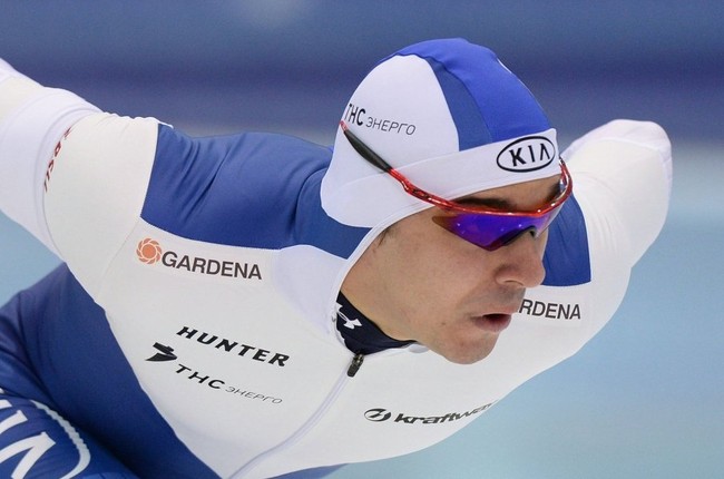 Конькобежец Мурашов выиграл второй старт на дистанции 500 м на этапе Кубка мира в Солт-Лейк-Сити