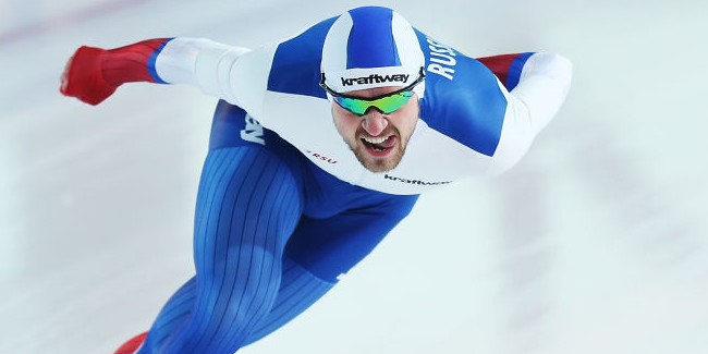 Конькобежец Денис Юсков с мировым рекордом выиграл 1500 м на этапе КМ в Солт-Лейк-Сити