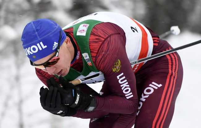 Александр Большунов — победитель 15 км масс-старта на этапе Кубка мира в Фалуне