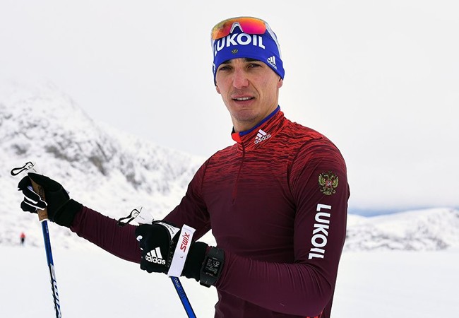 Российский лыжник Евгений Белов выиграл гонку на 15 км на этапе Кубка мира в Давосе