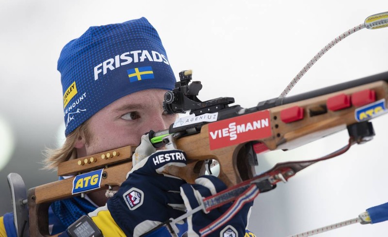 Шведский биатлонист Самуэльссон пропустит третий этап Кубка мира по биатлону в швейцарском Ленцерхайде