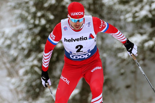 Российские лыжники завоевали золото и серебро в эстафете на этапе Кубка мира в шведском Ульрисехамне