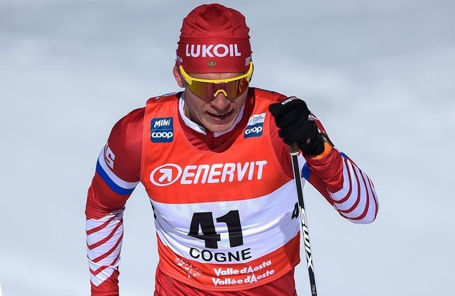 Александр Большунов завоевал серебро в скиатлоне на чемпионате мира в Зеефельде