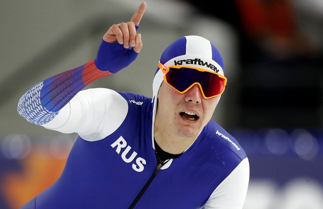 Конькобежец Данила Семериков — второй на дистанции 10.000 м на этапе Кубка мира в Казахстане