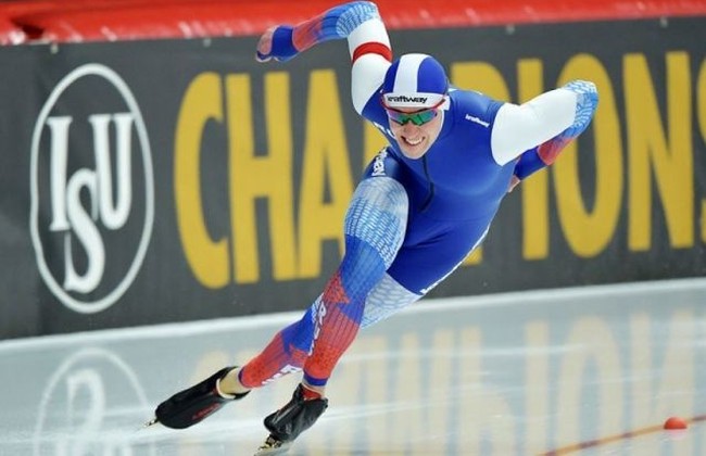 Конькобежец Виктор Муштаков — победитель этапа Кубка мира в Калгари на дистанции 500 метров