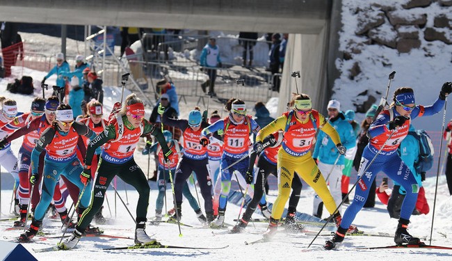 Норвежские биатлонистки выиграли эстафету на этапе Кубка мира в Эстерсунде, россиянки — пятые
