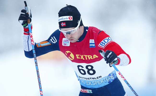 Норвежцы заняли четыре первых места в гонке на 15 км на «Ски Туре», Большунов — пятый