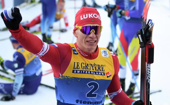 Александр Большунов — победитель масс-старта на 34 км в рамках «Ски Тура 2020»