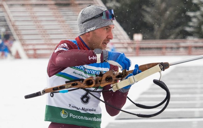 Евгений Гараничев выиграл масс-старт на чемпионате России по биатлону в Ханты-Мансийске