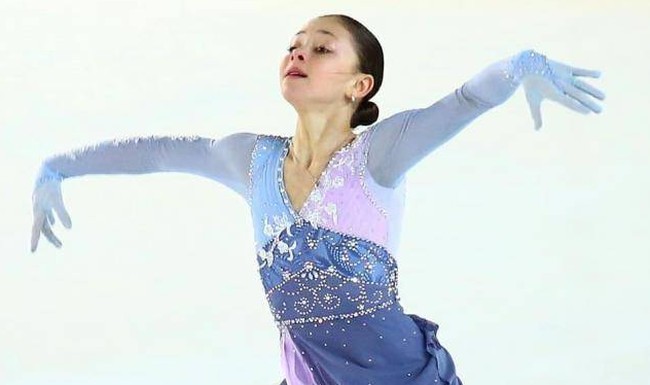 Фигуристка Софья Самоделкина выиграла соревнования девушек на пятом этапе Кубка России в Москве
