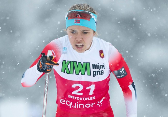 Норвежская лыжница Бергейн — победительница масс-старта на 15 км на ЮЧМ-2021, Крупицкая — четвёртая