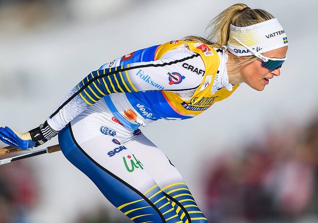 Шведка Фрида Карлссон победила в масс-старте на 20 км в рамках этапа Кубка мира по лыжным гонкам в Кенморе