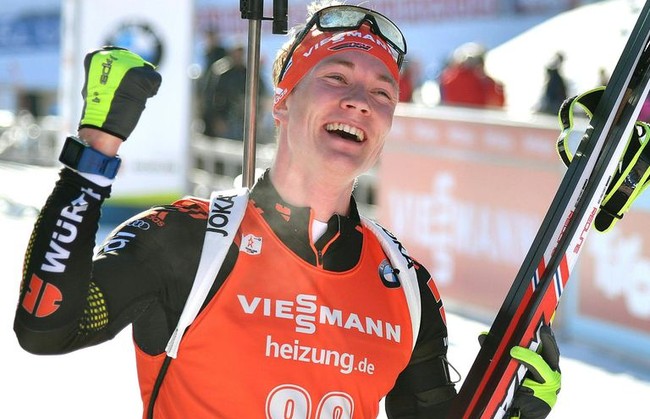 Немец Бенедикт Долль стал победителем спринта на третьем этапе Кубка мира по биатлону в Ленцерхайде