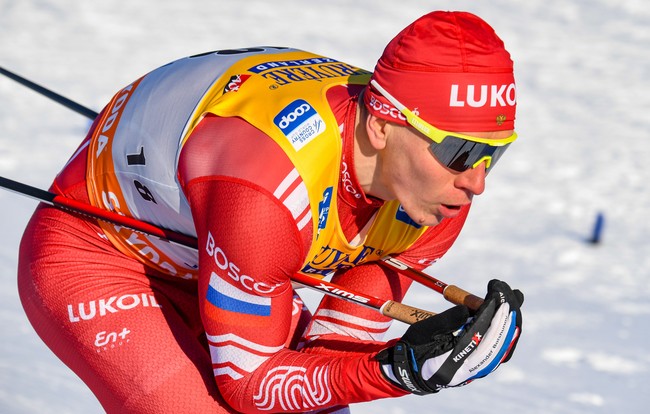 Александр Большунов — победитель скиатлона на чемпионате России 2022 по лыжным гонкам в Сыктывкаре
