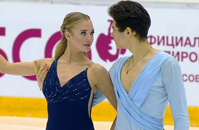 Софья Леонтьева и Даниил Горелкин — победители первого этапа юниорского Гран-при России в танцах на льду