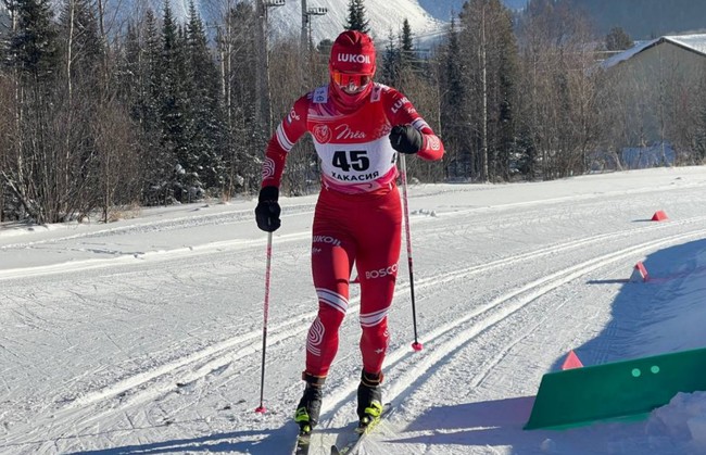 Непряева и Большунов — лучшие в квалификации спринта на Чемпионата России по лыжным гонкам в Тюмени