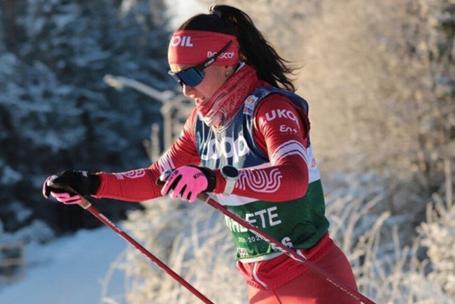 Вероника Степанова выиграла гонку на 10 км свободным стилем на первом этапе Кубка России по лыжным гонкам