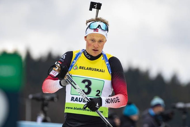 Норвежский биатлонист Стрёмсхейм выиграл спринт на шестом этапе Кубка IBU по биатлону в Обертиллиахе