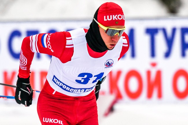 Александр Большунов выиграл спринт свободным стилем на четвёртом этапе Кубка России в Кирово-Чепецке