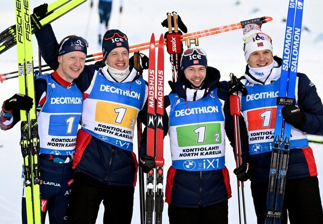 Норвежские биатлонисты — победители мужской эстафеты на втором этапе Кубка мира в Хохфильцене