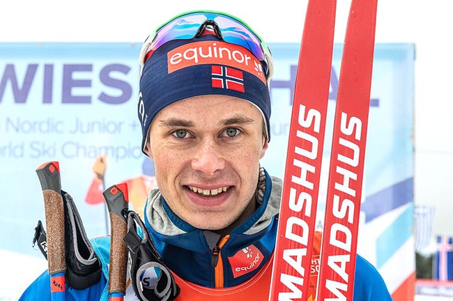 Норвежец Амундсен — победитель гонки на 10 км свободным стилем на этапе Кубка мира по лыжным гонкам в Ле Рус