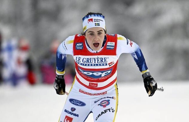 Шведка Эбба Андерссон выиграла масс-старт на 20 км на седьмом этапе Кубка мира по лыжным гонкам в Ле Рус