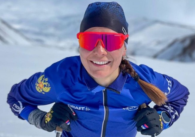Анастасия Кулешова выиграла десятый Югорский лыжный марафон, Кудисова — вторая, Бабчина — третья