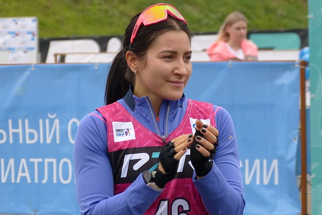 Елизавета Каплина — победительница спринта на летнем чемпионате России по биатлону в Тюмени