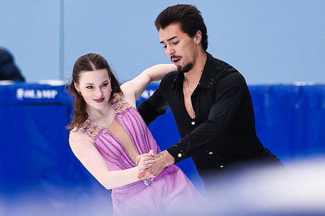 Анна Коломенская и Артем Фролов выиграли юниорские соревнования в танцах на льду на втором этапе Гран-при России в Омске