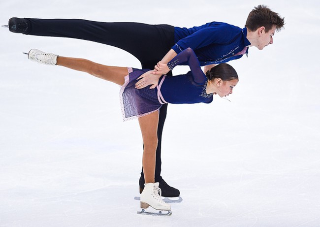 Кира Доможирова и Илья Вегера — победители второго этапа юниорского Гран-при России в соревнованиях спортивных пар