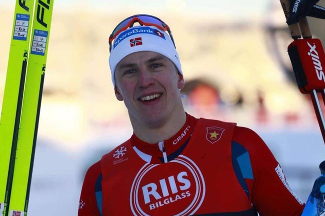 Норвежец Эрик Валнес выиграл масс-старт на 20 км на этапе Кубка мира в Оберхофе