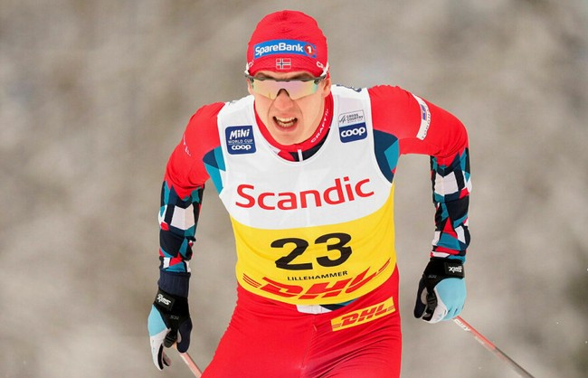 Норвежец Валнес — лучший в масс-старте на 15 км классическим стилем в лыжной многодневке «Тур де Ски»