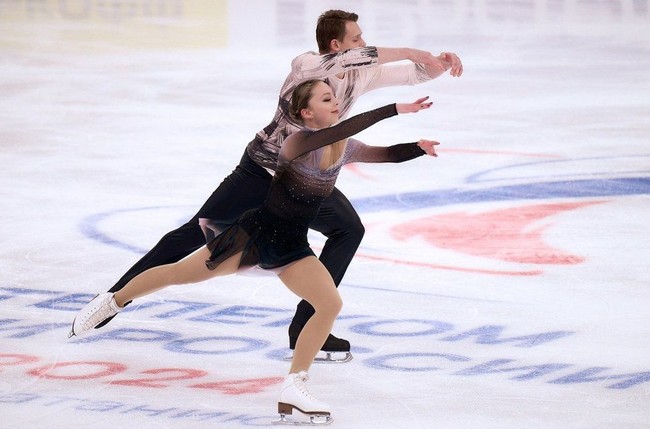 Александра Бойкова и Дмитрий Козловский лидируют после короткой программы на московском этапе Гран-при России