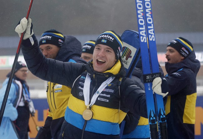 Биатлонисты Швеции — чемпионы мира в мужской эстафете 4 по 7.5 км