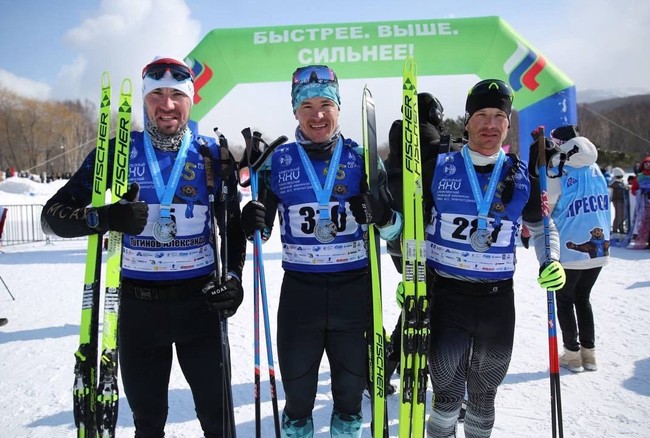 Биатлонист Александр Логинов — серебряный призёр XXV-го Сахалинского лыжного марафона