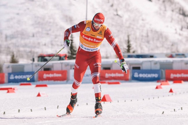 Александр Большунов — победитель гонки на 15 км классическим стилем в финале Кубка России в Кировске