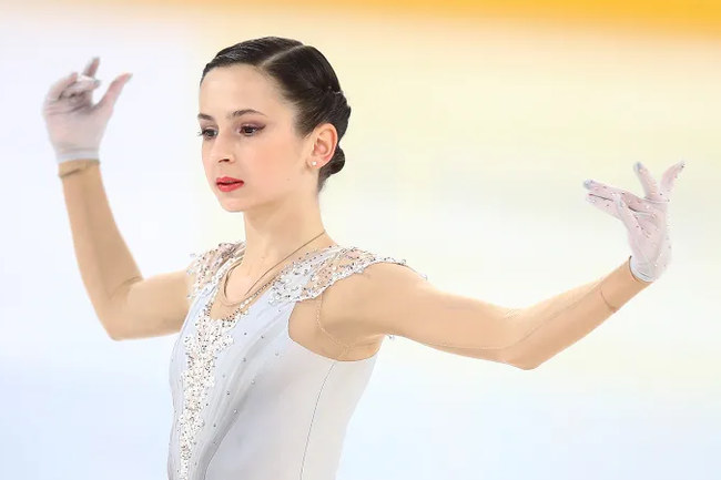 София Дзепка — первая в короткой программе на этапе юниорского Гран-при России в Красноярске София Дзепка — первая в короткой программе на этапе юниорского Гран-при России в Красноярске