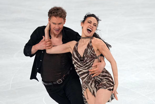 Мэдисон Чок и Эван Бейтс Мэдисон Чок и Эван Бейтс