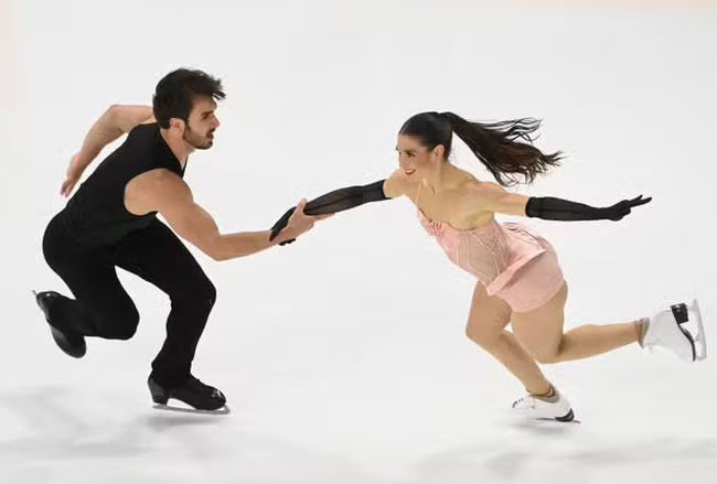 Лоранс Фурнье-Бодри и Гийом Сизерон Лоранс Фурнье-Бодри и Гийом Сизерон