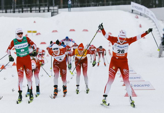 07.12.2025. Кубок России по лыжным гонкам, Тюмень: Финиш женского масс-старта на 20 км. ©ФЛГР