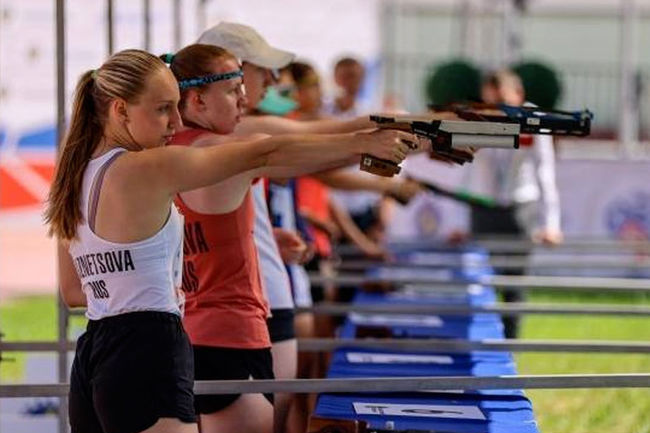 Российские пятиборцы на юниорских международных турнирах смогут выступать со своим с флагом и гимном