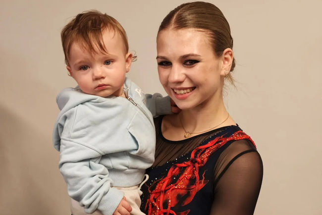 Александра Трусова с сыном